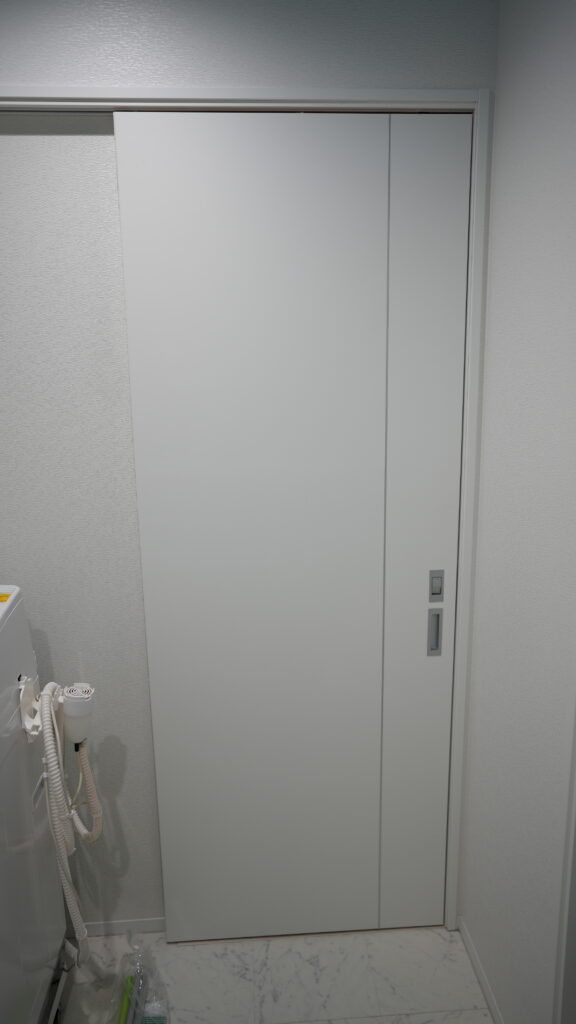 脱衣所ドア閉